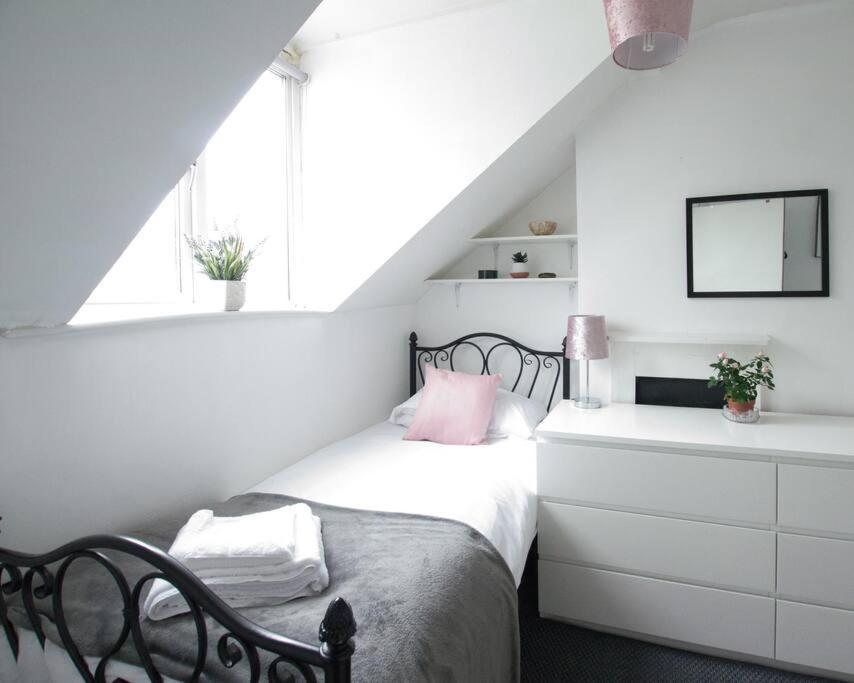 City Centre 4 Bedroom House Winchester Exteriör bild